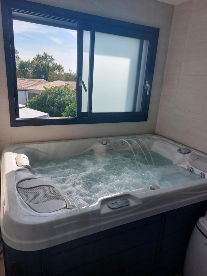 Suites By Aix Keys Avec Jacuzzi Privatif 5 Min Des Plages Fouras Saint-Laurent-de-la-Prée 外观 照片